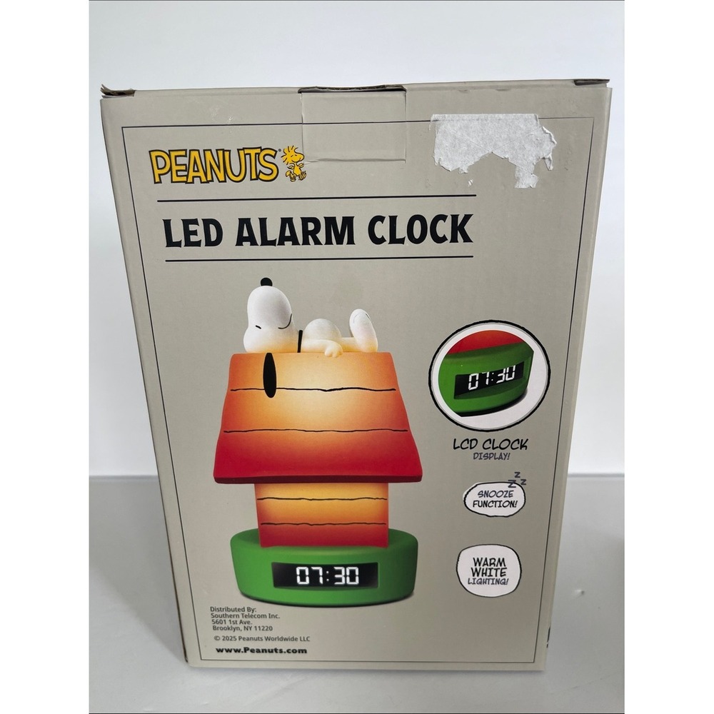 Peanuts Snoopy LED Alarm Clock NEW - Picture 3 of 9